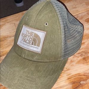 North face hat (mesh back)